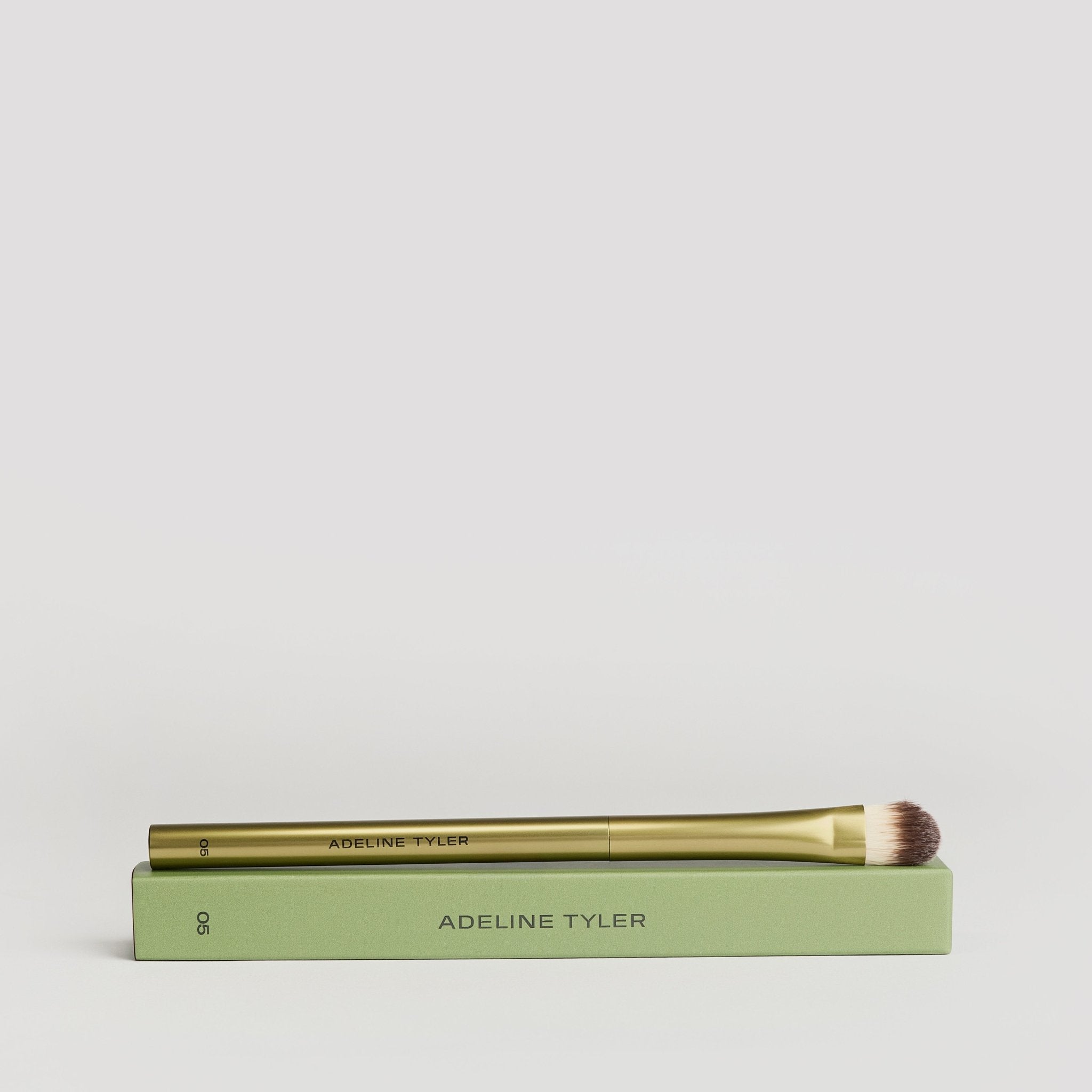 Brush No. 05 – Vegan Eyeshadow Brush - ADELINE TYLER